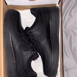 Nike Men's Black Sneakers